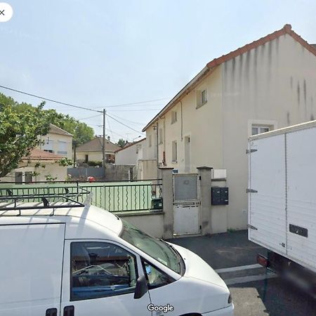 Agreable Maison Avec Parking Gratuit Sur Place. Saint-Denis  Exterior photo